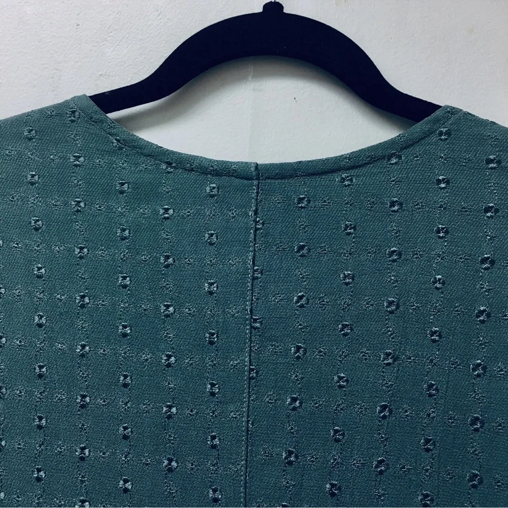 Johnny Was Collection Top Woman's Medium Green  Unlined Eyelet Button Front - Picture 5 of 6